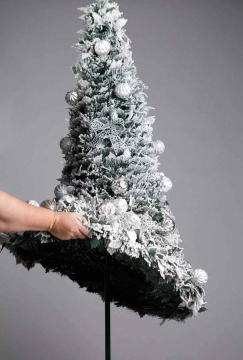 ARBOL DE NAVIDAD PLEGABLE CON NIEVE - 1,8M